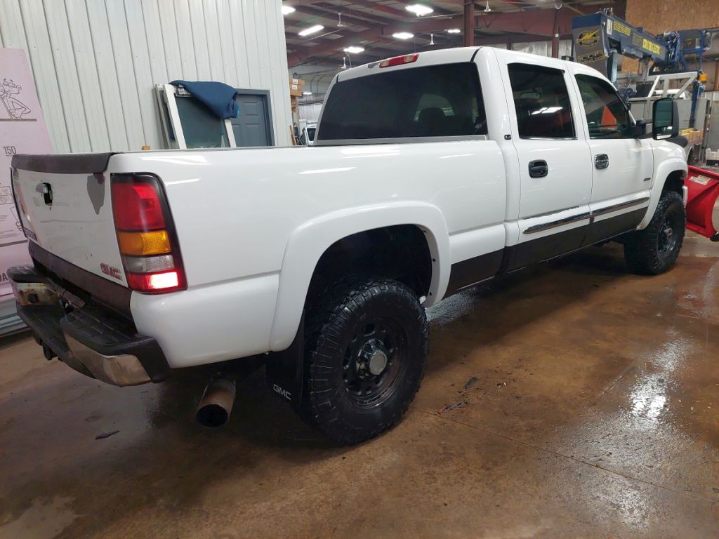 2006 GMC Crew Cab with Boss V Blade